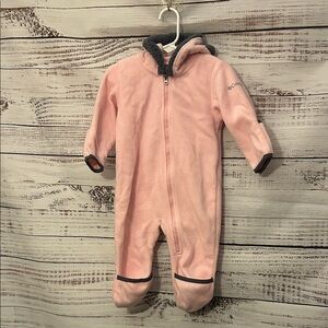 Baby girl Columbia Soft Pink Baby Footie size 6-12 months